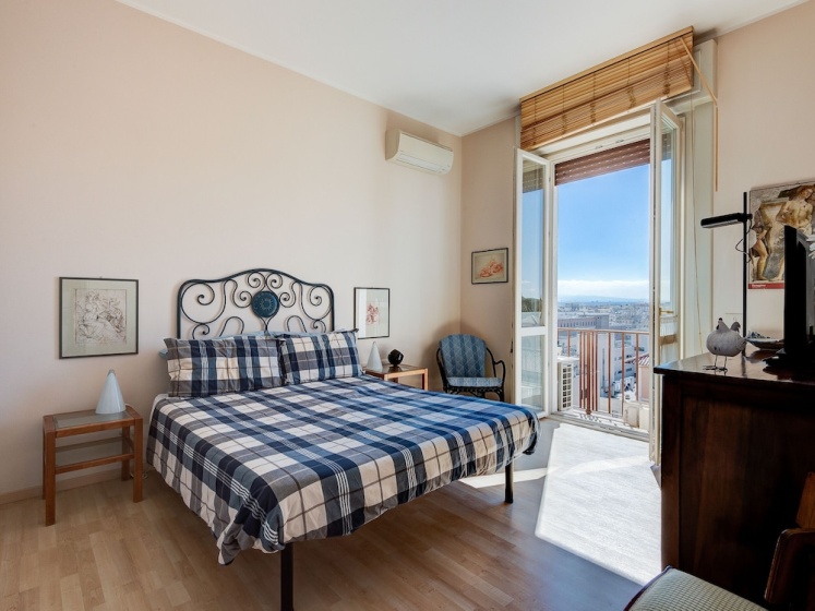 Цены на Bright Panorama Apartment в Риме
