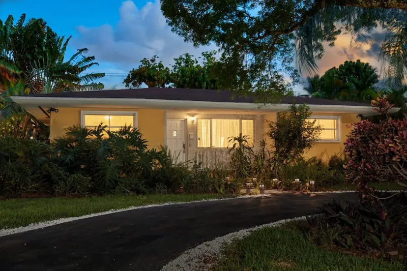 Miami Pool Oasis in El Portal — комфортный отель в Майами