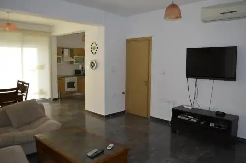 Fleur De Mer Villa in Hi-Tech Style 3 — отель в Лимассол, Кипр