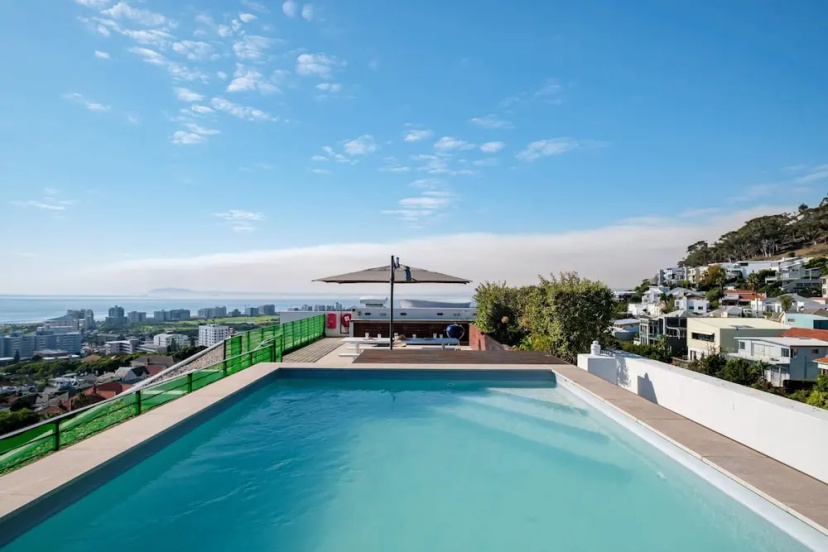 Sea Point s Gem Alpha Penthouse 2 — отель в Кейптауне, Южноафриканская Республика