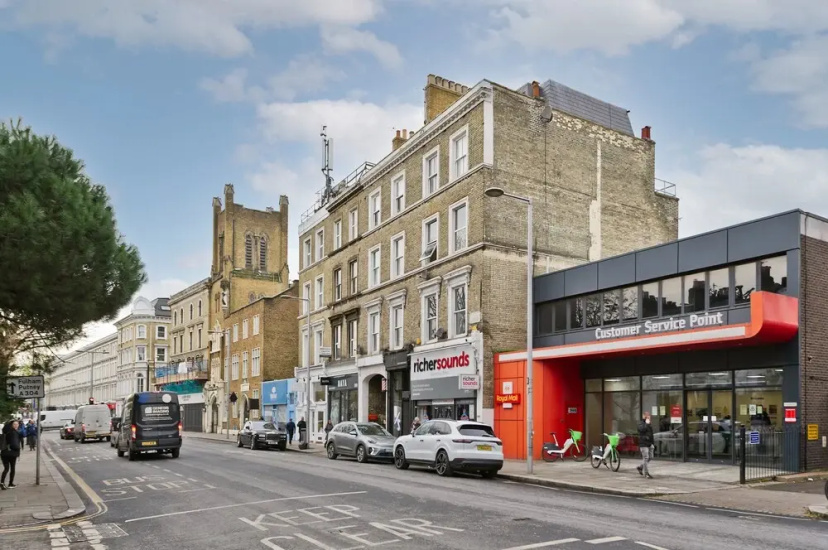 Charming Apartment Close to Kings Road Chelsea by Underthedoormat — комфортный отель в Лондоне