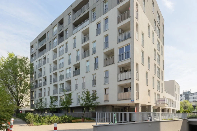 Bright Warsaw Apartment by Renters 3 — отель в Варшаве, Польша