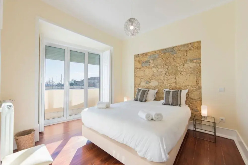 Spacious 4bdr River View — отель с удобствами в Лиссабоне