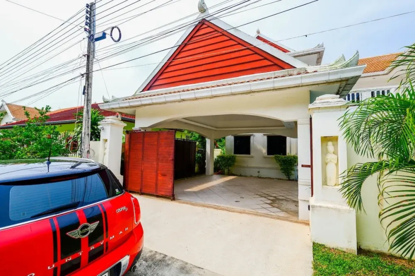 Baan Bali 5 bedroom Pool Villa By Pinky — отель с удобным расположением в Паттайе