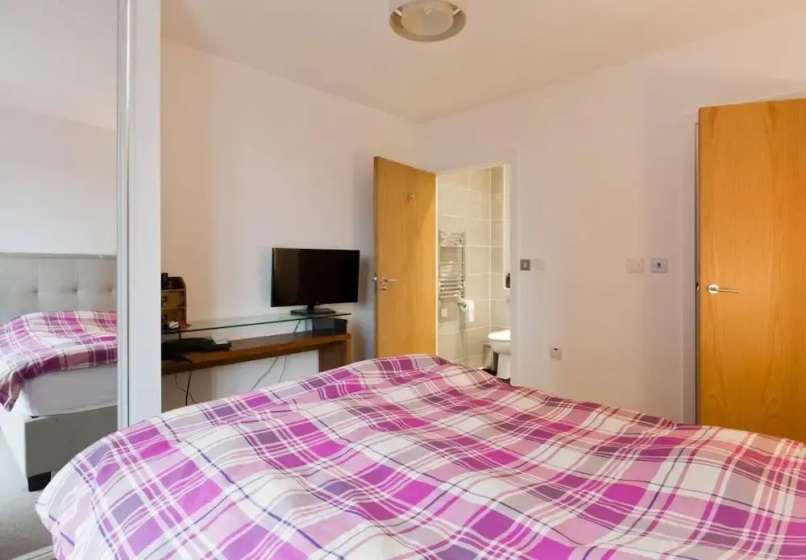 Цены на 2-bed Apartment Only 15 Mins From Central London в Лондоне