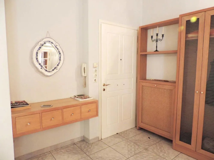 Цены на Spacious Apartment near Panormou subway st. в Афины