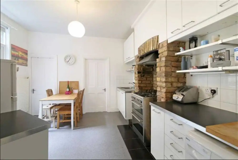 Rustic 1 Bedroom Garden Apartment in the Heart of East London — отель с удобствами в Лондоне