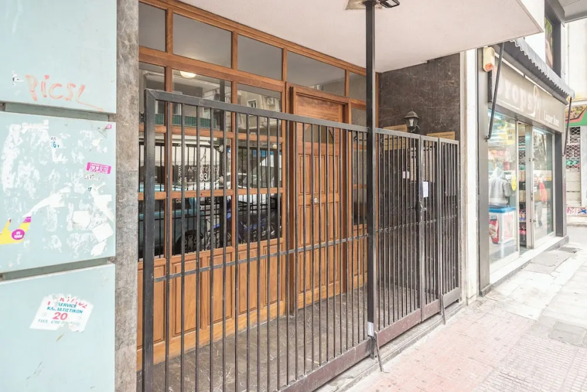 Victoria Majestic Suites Apartments — отель в Афины, Греция