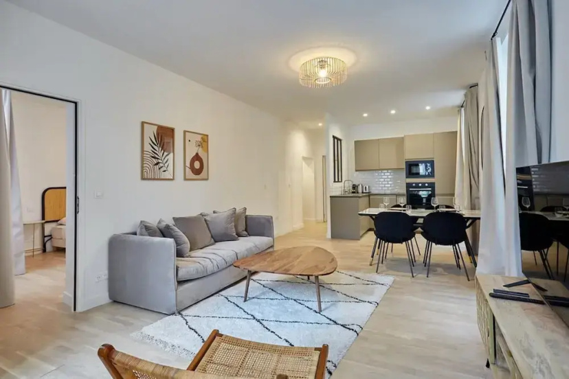 Sublim and New Apartment Matignon St Honore — комфортный отель в Париже