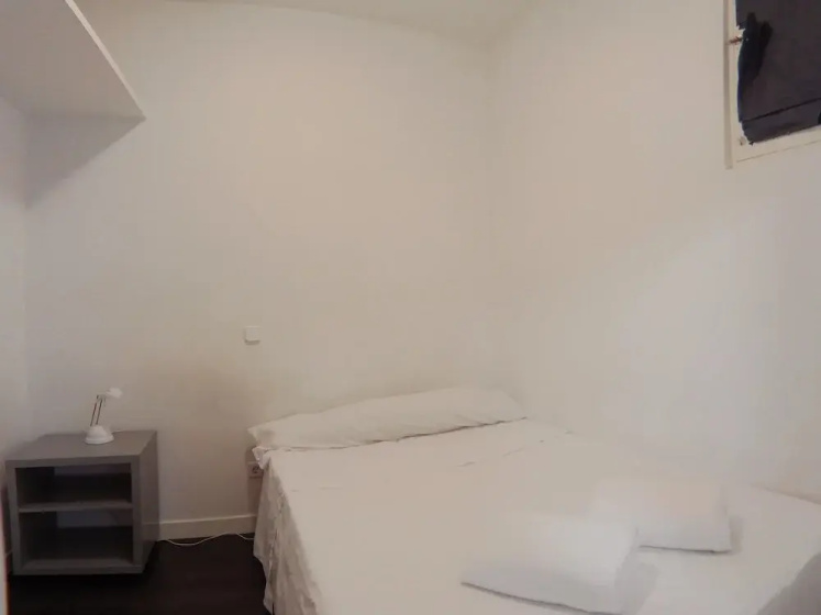 Apartamento de 2 Habitaciones a 3 Minutos de La Latina con A/C — отель в Мадриде, Испания