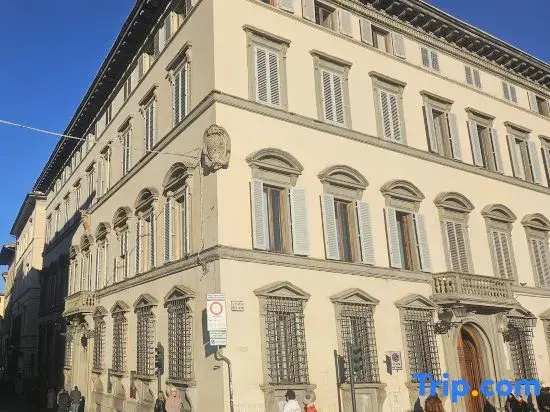 Bella Benci Firenze Apartment — отель с удобствами в Флоренции
