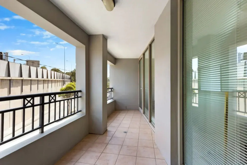 Цены на Woolloomooloo Modern Apartment 12 BRK в Сиднее