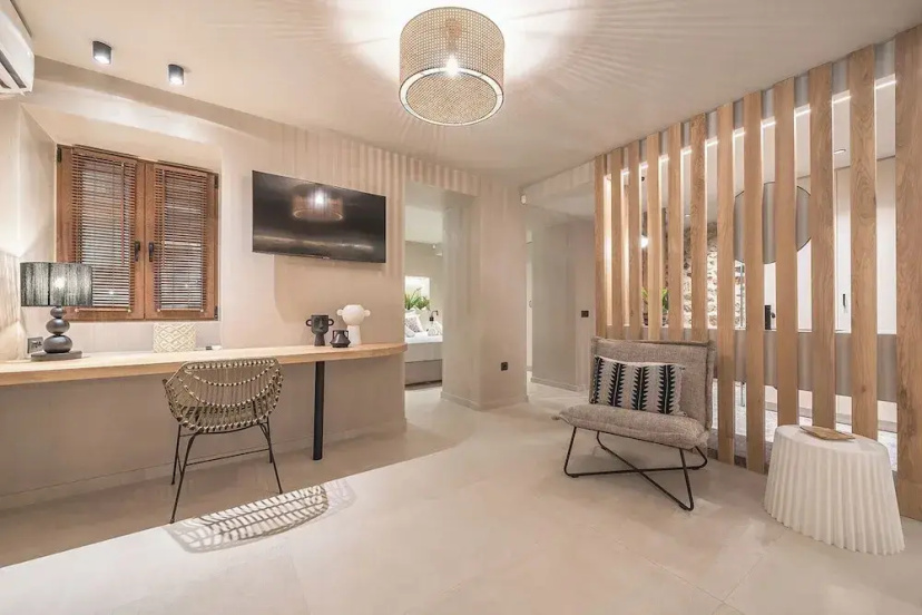 Apollonos 28 Luxury Suites — комфортный отель в Афины