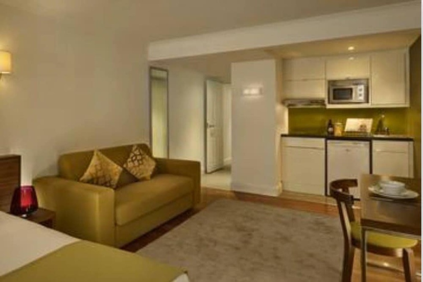 Цены на Spacious Studio Apartment In Kensington в Лондоне