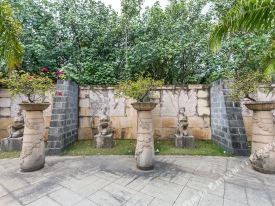 Sanya Dragon Bay Emerald Valley Phase I Villa — отель с удобным расположением в Санье