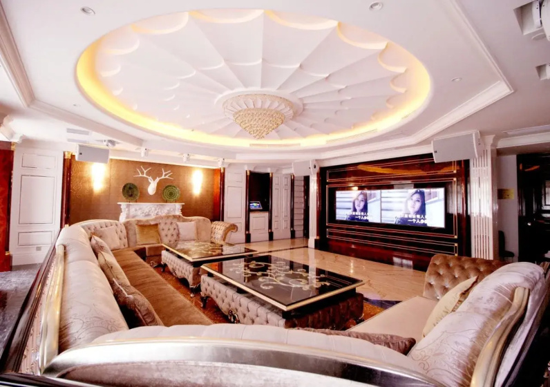 Lake Piedmont International Hotel — отель с удобным расположением в Гуанчжоу