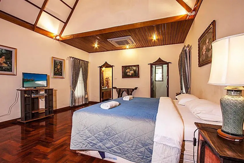 Villa Baan Wat -5BR Private Pool in Naklua Pattaya — отель с удобствами в Паттайе
