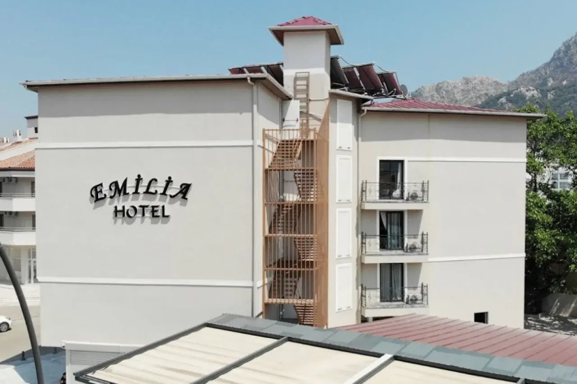 Emilia Hotel — отель в удобной локации в Ичмелер