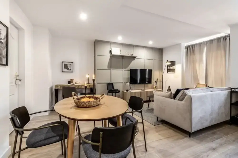 Цены на Combre - 1 Bedroom With Pool in Castilla в Мадриде