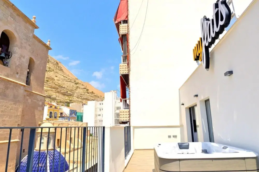 Myflats Luxury Old Town — комфортный отель в Аликанте