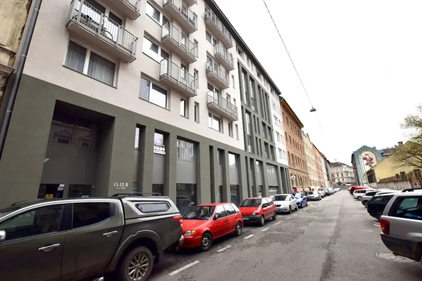 Цены на Standard Apartment by Hi5 - Garay в Будапеште