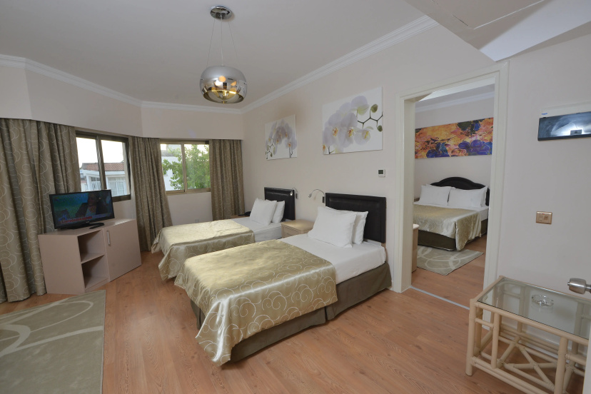 Jasmine Court Hotel — комфортный отель в Кирения