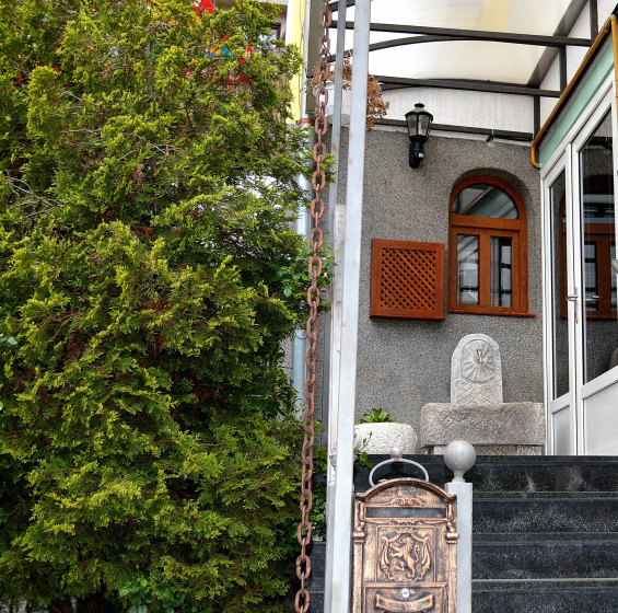 Цены на Hotel Pansion Stari Grad - Sarajevo в Сарајево