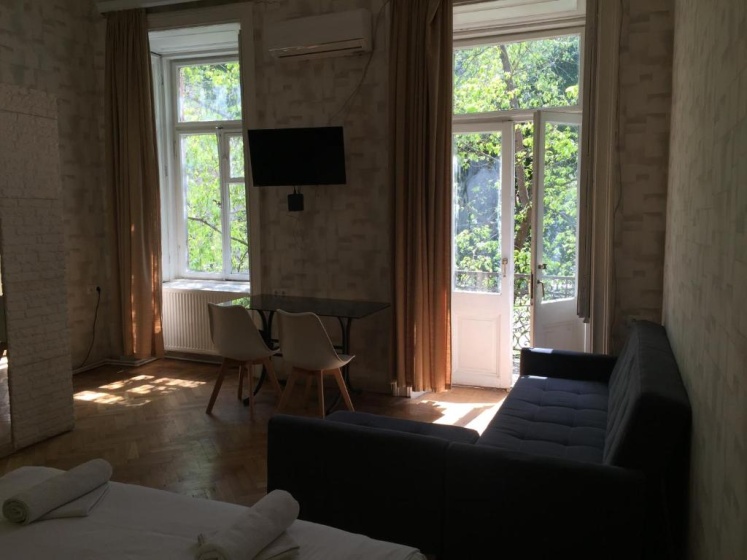 Downtown Room — забронировать отель в Тбилиси