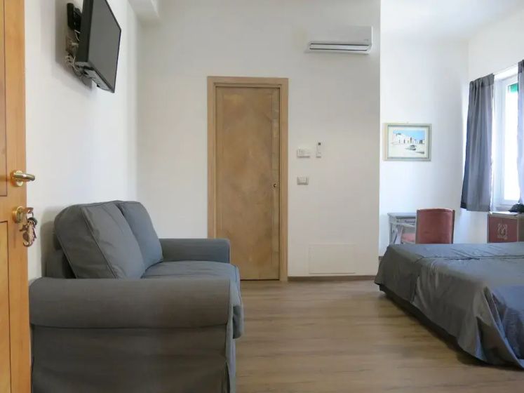 Guest House Maison 6 — отель с удобным расположением в Риме