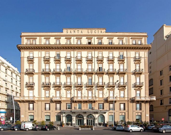 Grand Hotel Santa Lucia — отель в удобной локации в Неаполе