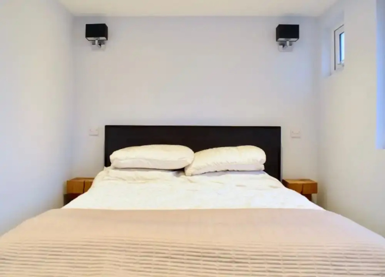3 Bedroom House In Central London — забронировать отель в Лондоне
