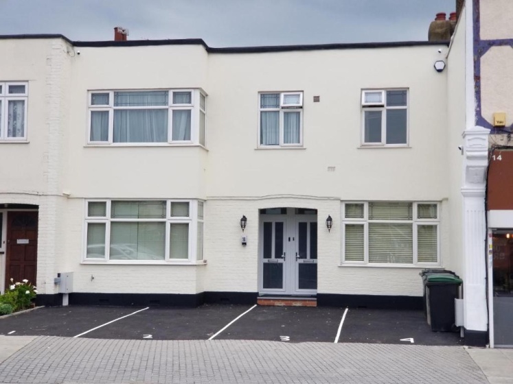 London Luxury Apartments 1min walk from Underground, with FREE PARKING FREE WIFI — отзывы гостей и цены