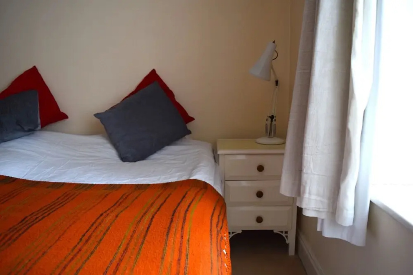 Elegant 2 Bedroom Apartment Near Hyde Park — забронировать отель в Лондоне