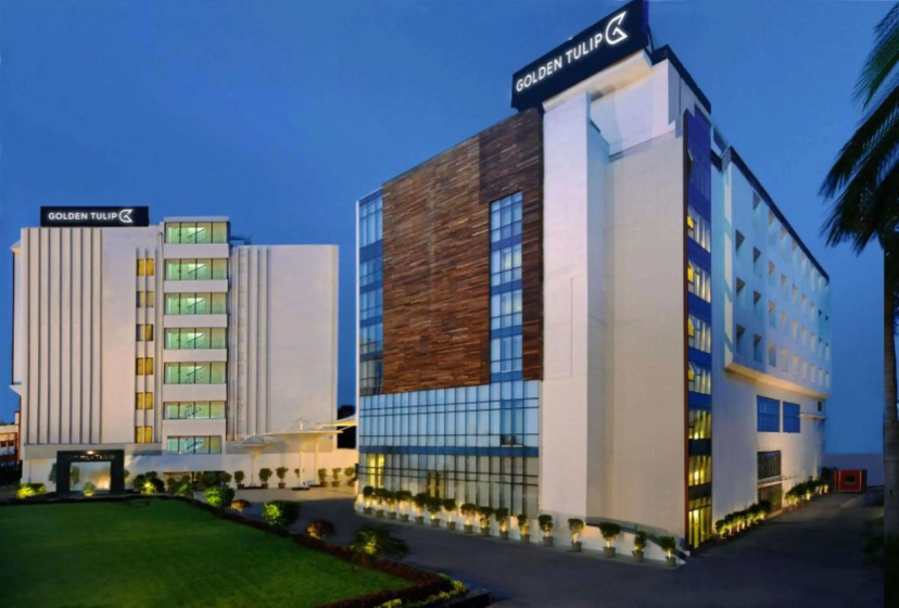 Golden Tulip Lucknow - Hotel in Λάκναου - Photo 1