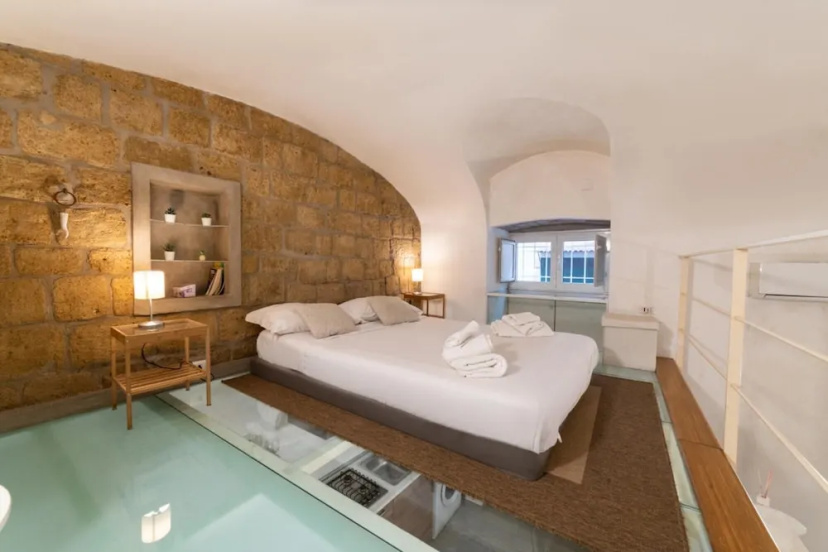 Vico Santo Spirito di Palazzo 34 — отель с удобствами в Неаполе