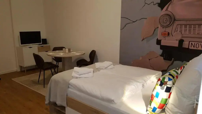 Studio Apartment for 3 — комфортный отель в Берлине