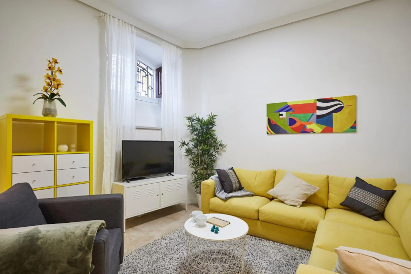 LEEWAYS APARTMENT in ORIENTE — отель с удобным расположением в Мадриде
