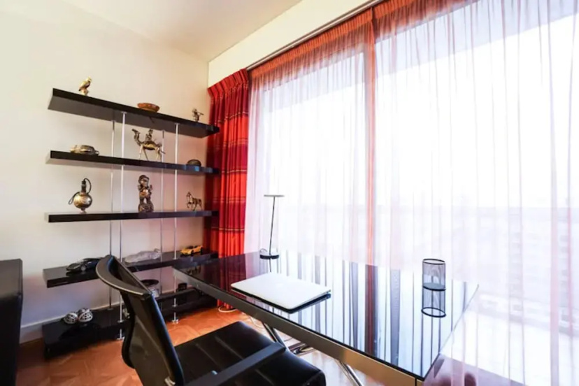 Charming Apartment Near Montparnasse — отель с удобным расположением в Париже