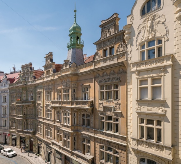 Mordecai Twelve Apartments by Adrez Living — отель с удобствами в Праге