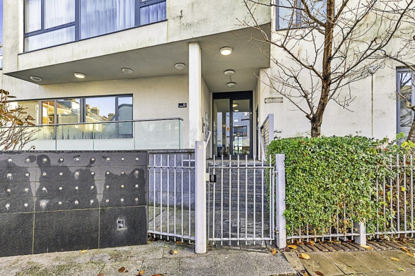 Chic Kensal Green Retreat — отель с удобствами в Лондоне