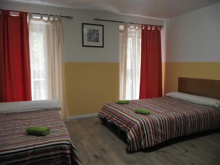 Village Chueca Apartments — отель с удобствами в Мадриде