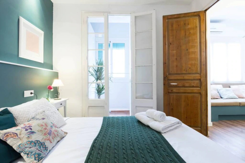 Цены на LEPANTO APARTMENTS 150m FROM SAGRADA FAMILIA в Барселоне