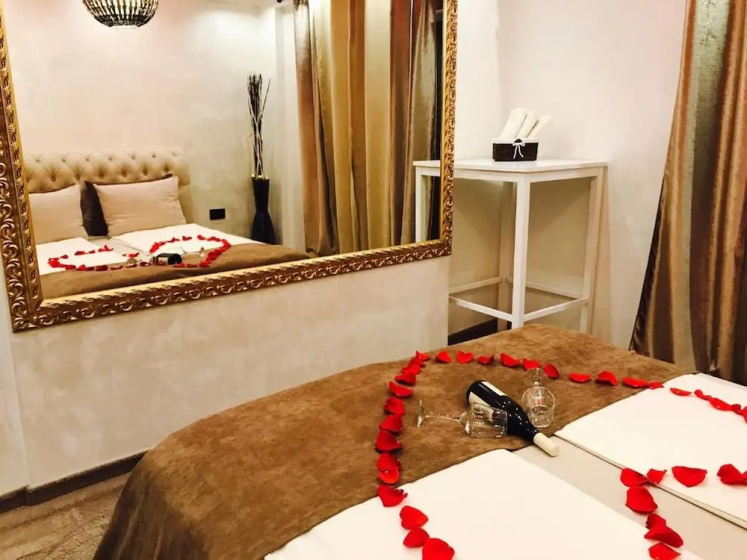 Central Business Suites with Hot Jacuzzi — комфортный отель в Белграде