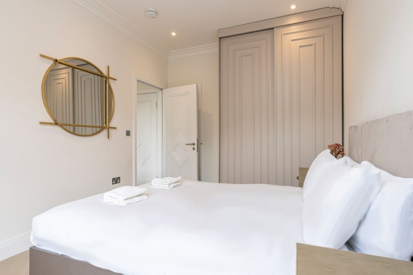 Luxury Apartments Near Harrods and the Science Museum — забронировать отель в Лондоне