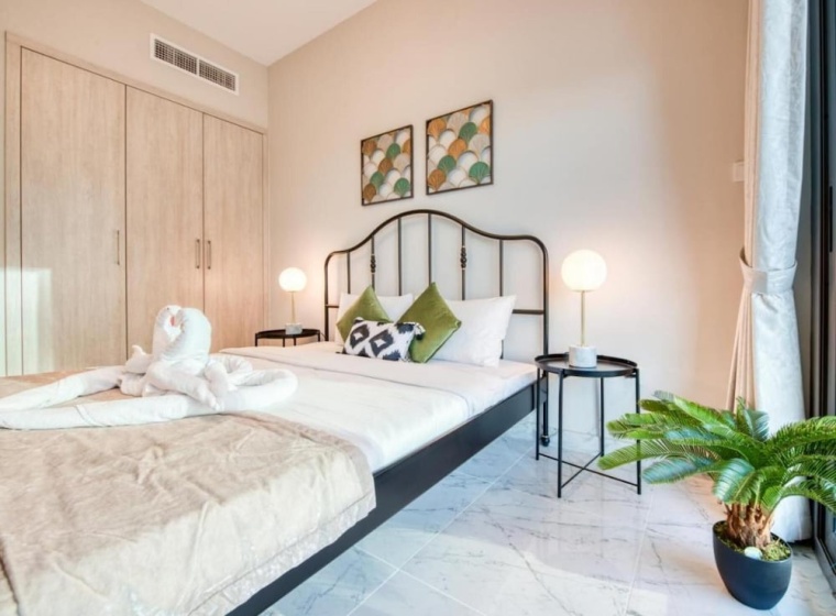 Elite LUX Holiday Homes - Stylish 1 BR Pool World Class Gym in Dubai South — комфортный отель в Дубае