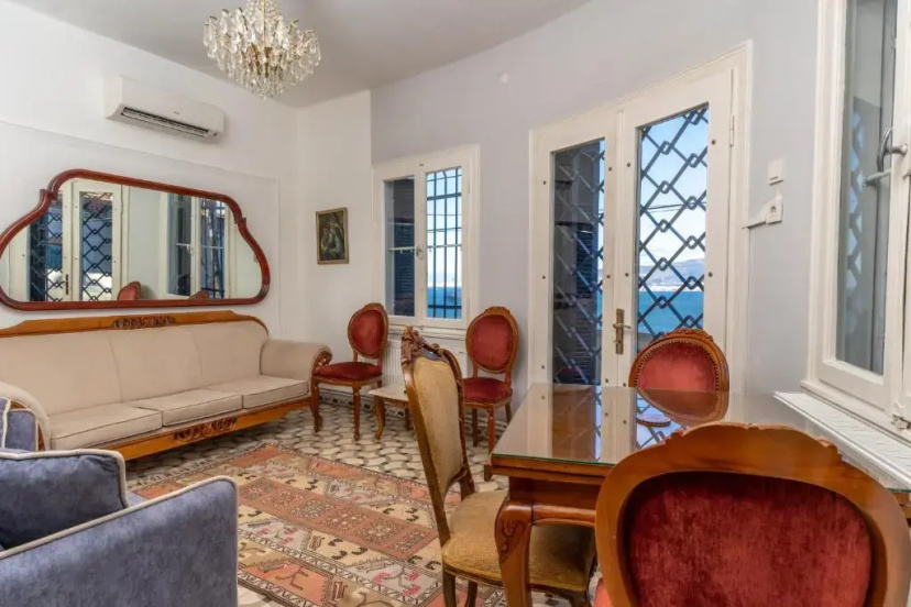 Buyuk Konak Izmir — забронировать отель в Измире