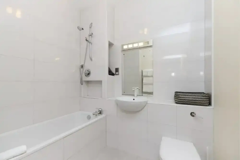 Цены на The Spitalfields Beauty - Bright 2bdr Flat в Лондоне