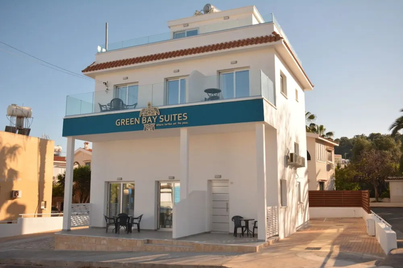 Green Bay Suites — отель с удобным расположением в Протарас