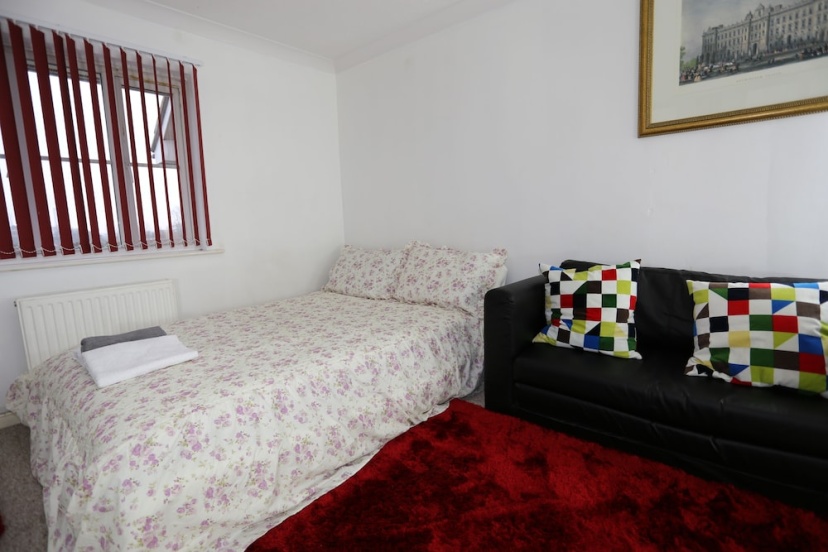 Lovely Studio Apartments - Thamesmead — комфортный отель в Лондоне