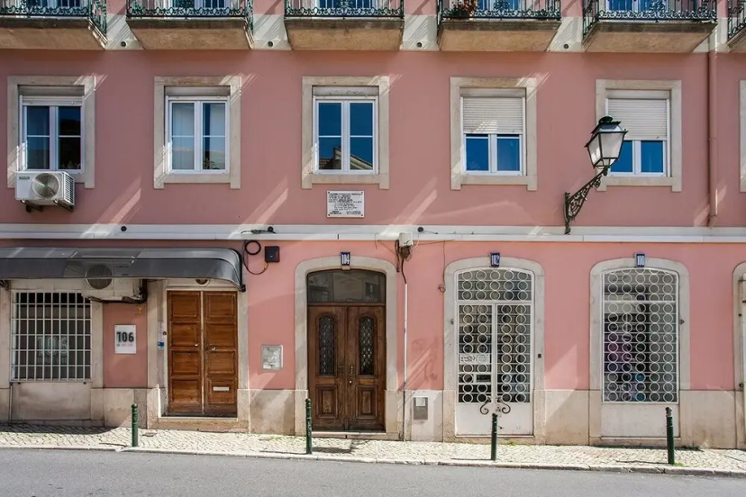 Alberto Caeiro Apartment Rentexperience — забронировать отель в Лиссабоне
